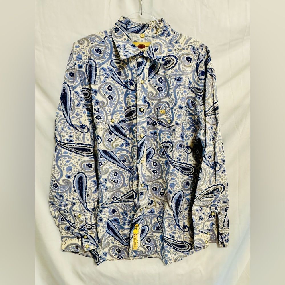 Men's Larry Mahan Vintage Western Pearl Snap Shirt in Size XL.